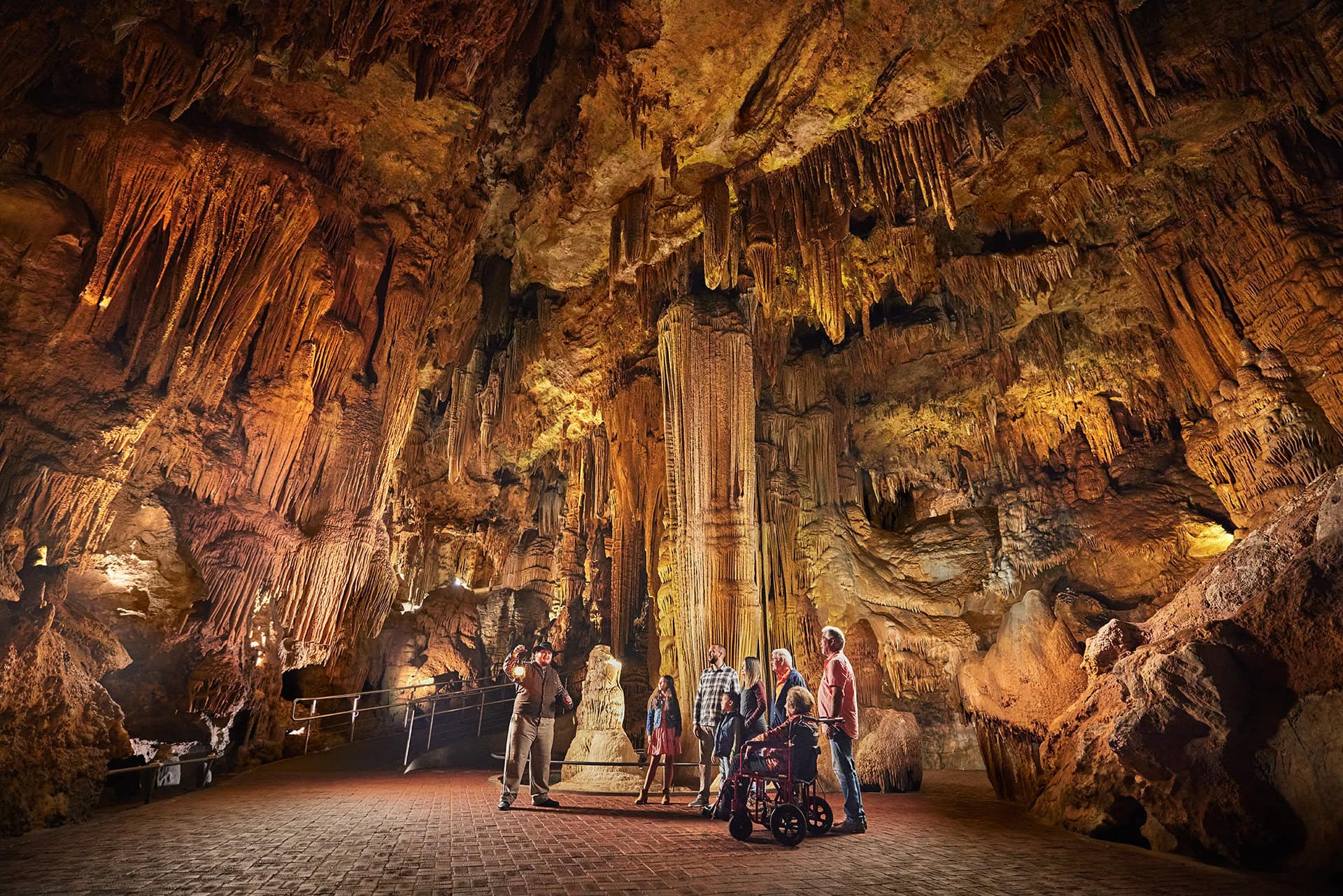 Your guide to a full day in Luray Caverns